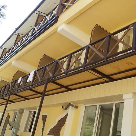 Pitsunda Hotel Pizunda Exterior photo