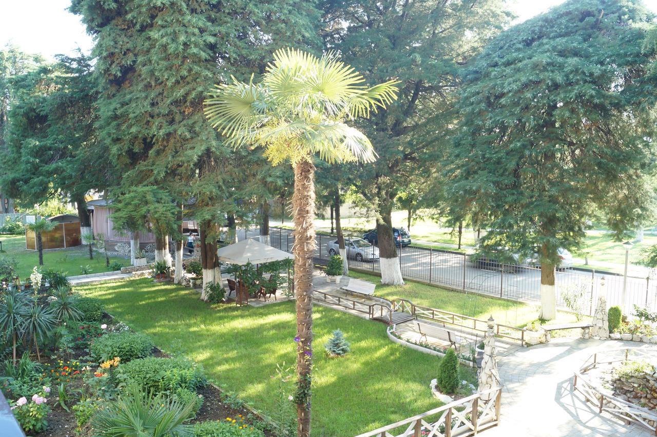 Pitsunda Hotel Pizunda Exterior photo