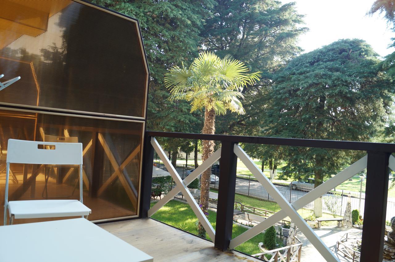 Pitsunda Hotel Pizunda Exterior photo