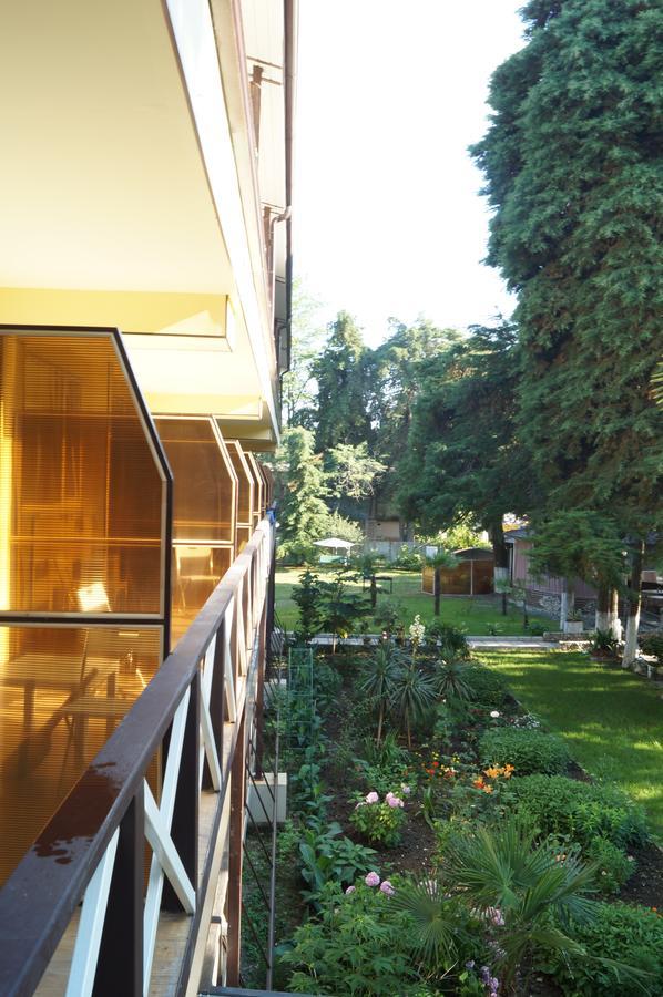 Pitsunda Hotel Pizunda Exterior photo