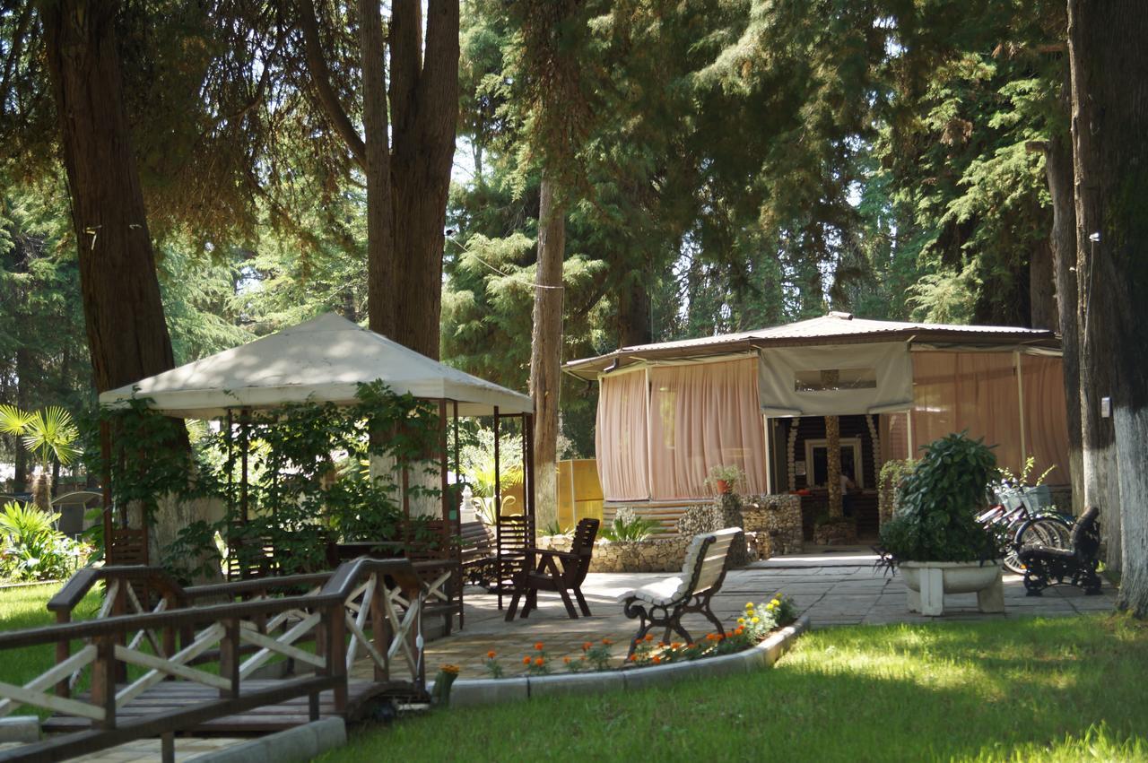 Pitsunda Hotel Pizunda Exterior photo