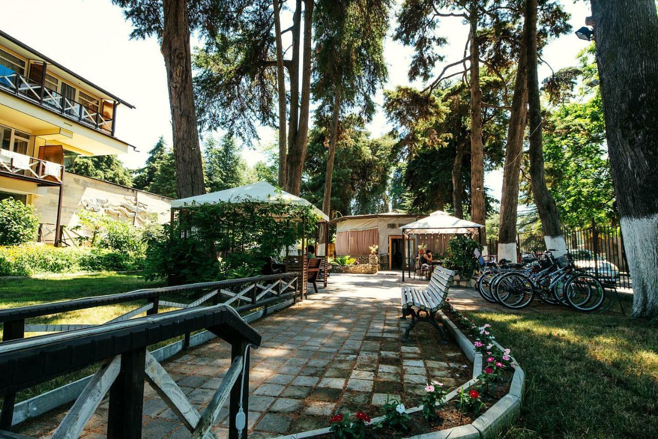 Pitsunda Hotel Pizunda Exterior photo