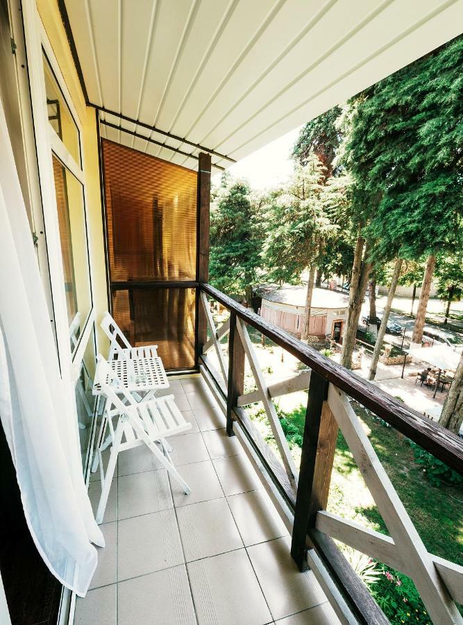 Pitsunda Hotel Pizunda Exterior photo